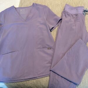 FIGS SCRUB in Lavender Dew - Casma 3Pocket Top and Livingston Basic Scrub Pants
